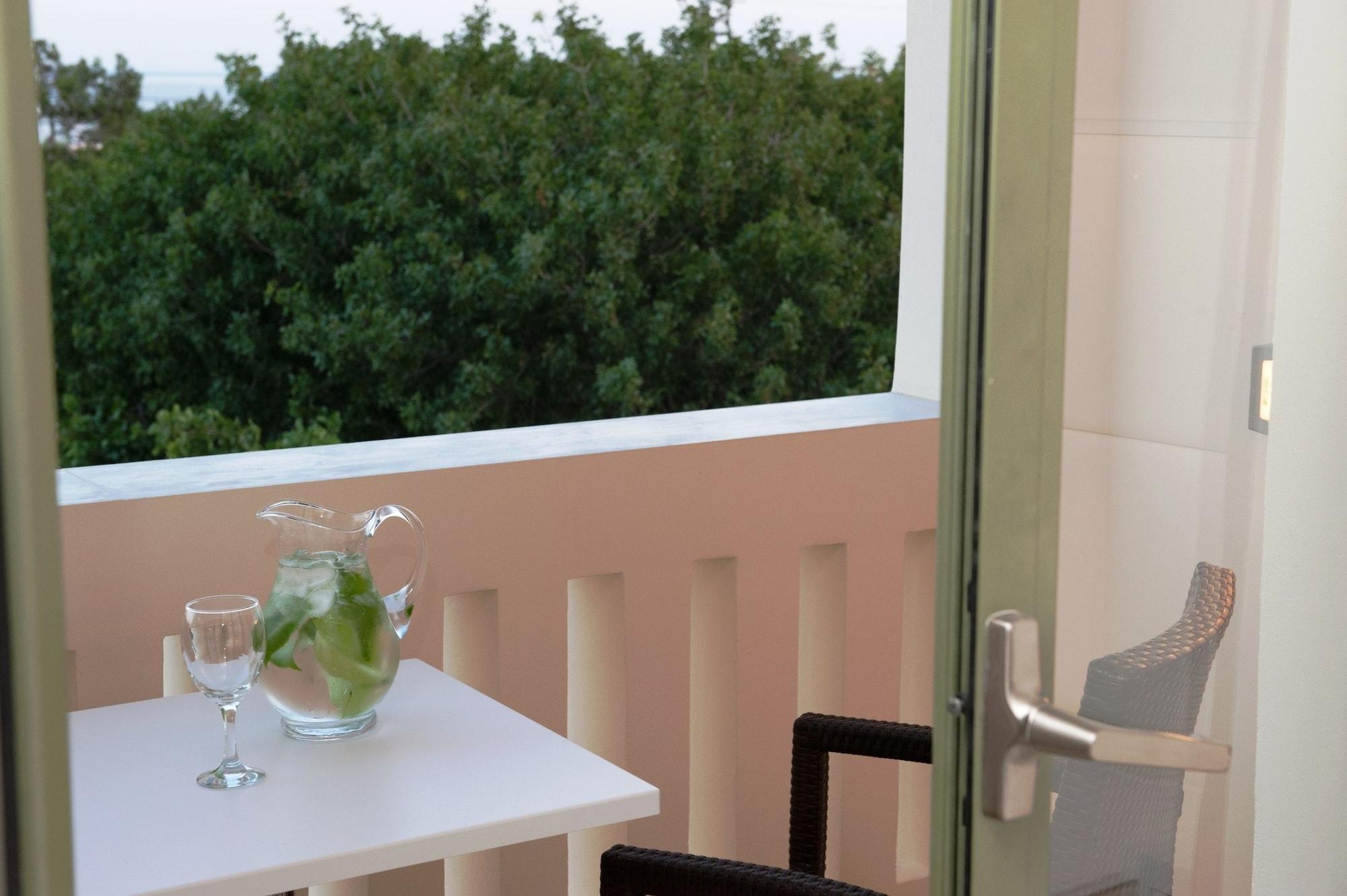 Aphrodite Samos Suites Marathókampos Exterior photo