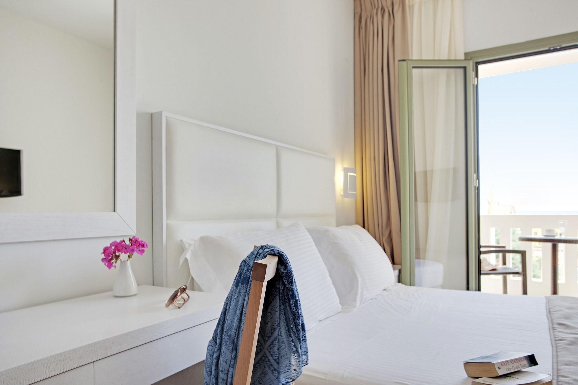Aphrodite Samos Suites Marathókampos Exterior photo