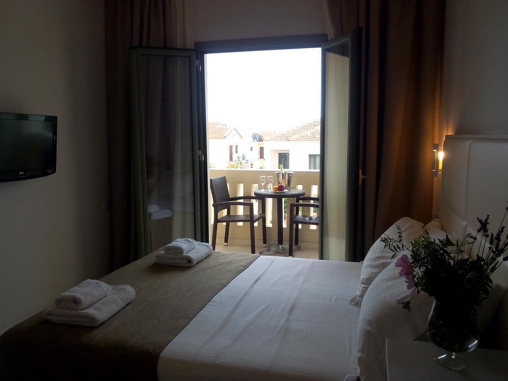 Aphrodite Samos Suites Marathókampos Exterior photo