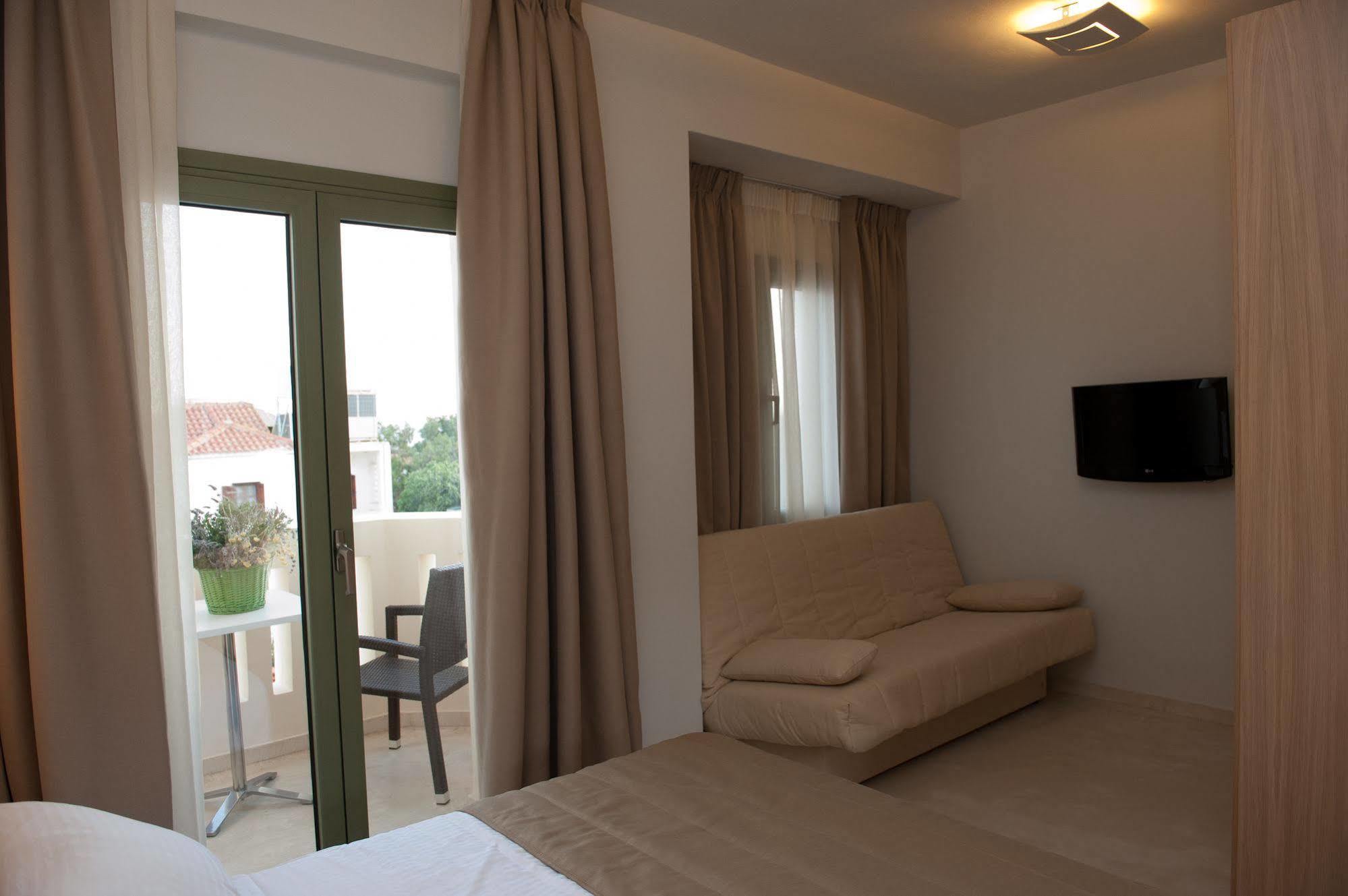 Aphrodite Samos Suites Marathókampos Exterior photo