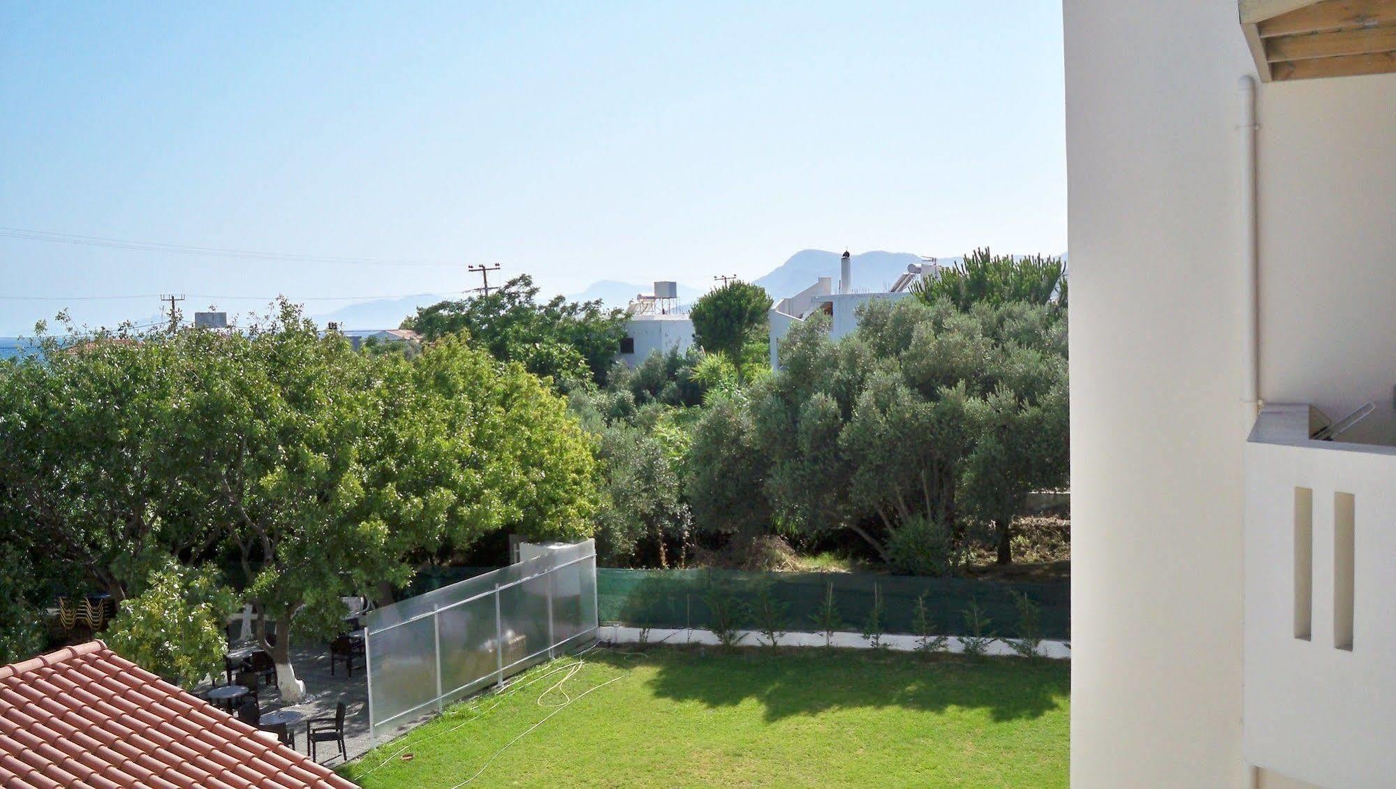 Aphrodite Samos Suites Marathókampos Exterior photo