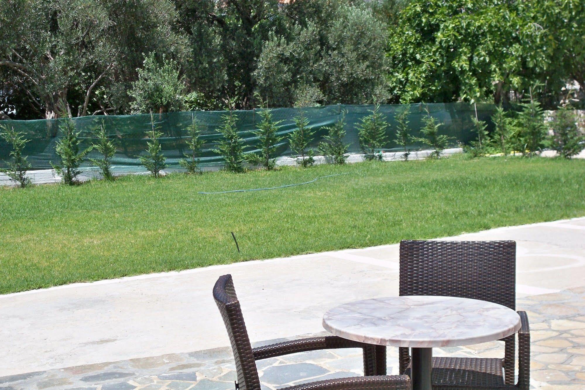 Aphrodite Samos Suites Marathókampos Exterior photo