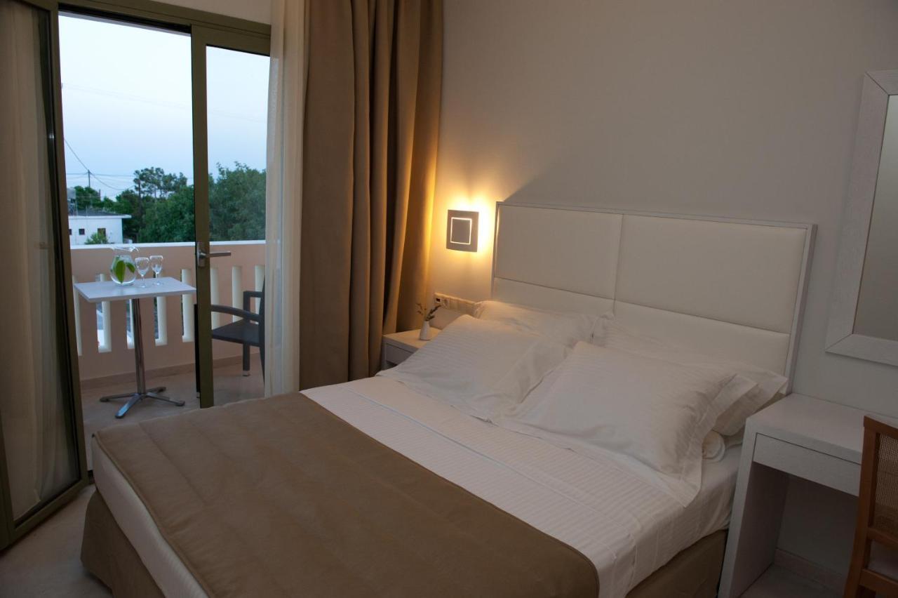 Aphrodite Samos Suites Marathókampos Room photo